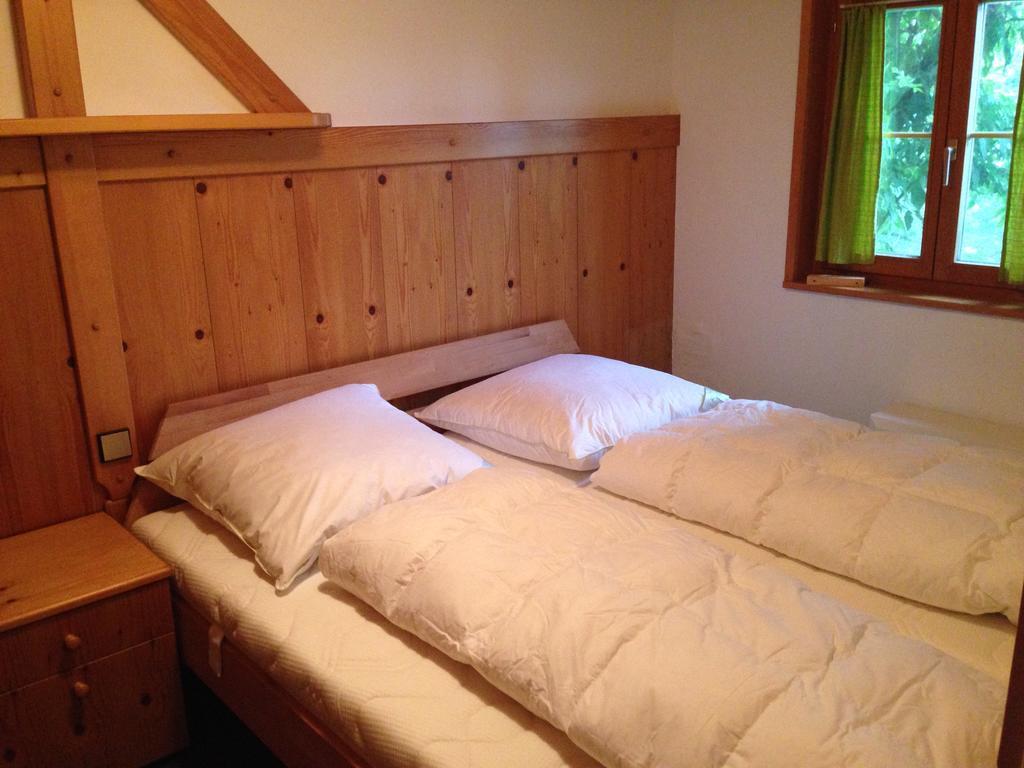 Ferienwohnungen im Blockhaus Metzler Schwarzenberg im Bregenzerwald Zimmer foto
